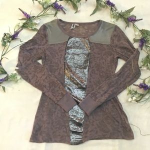 BKE by BUCKLE long sleeve burn out top size Large.